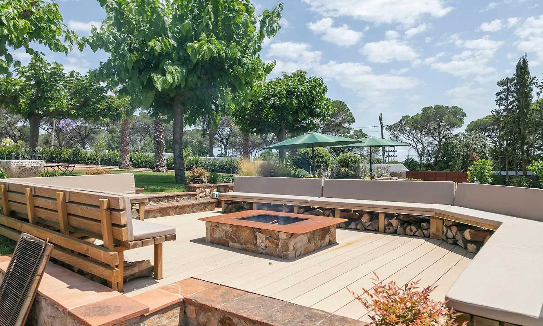 Villa Masia Luxmarspa Barcelona Spain
